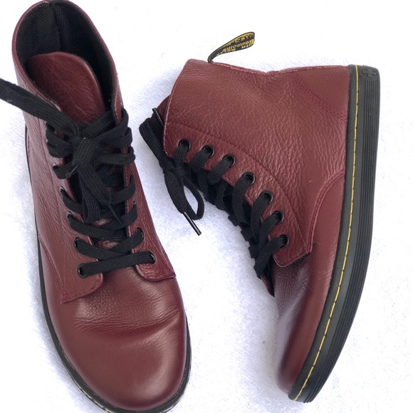 Dr. Martens Shoes - Dr Martens Layton Leather Boots Sz 7